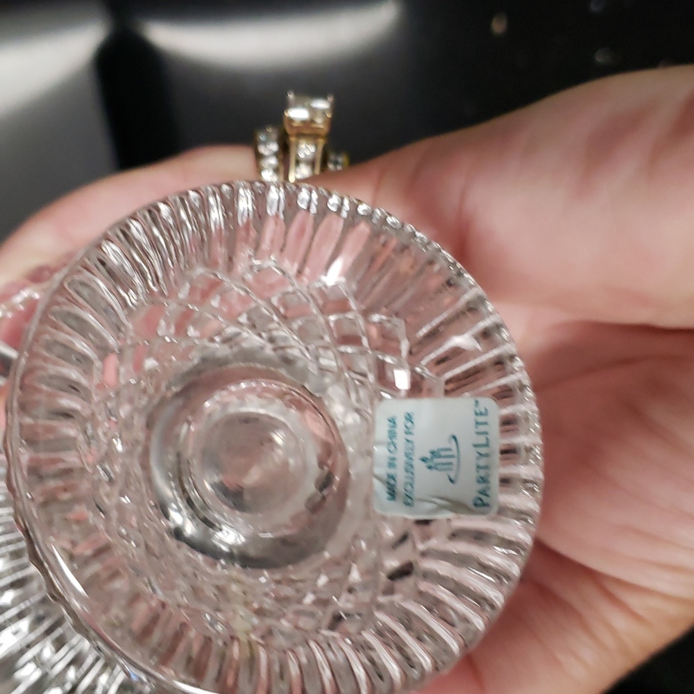 HOST PICK. Vintage PartyLite Quilted Crystal Pair Votive Holders - Picture 6 of 6